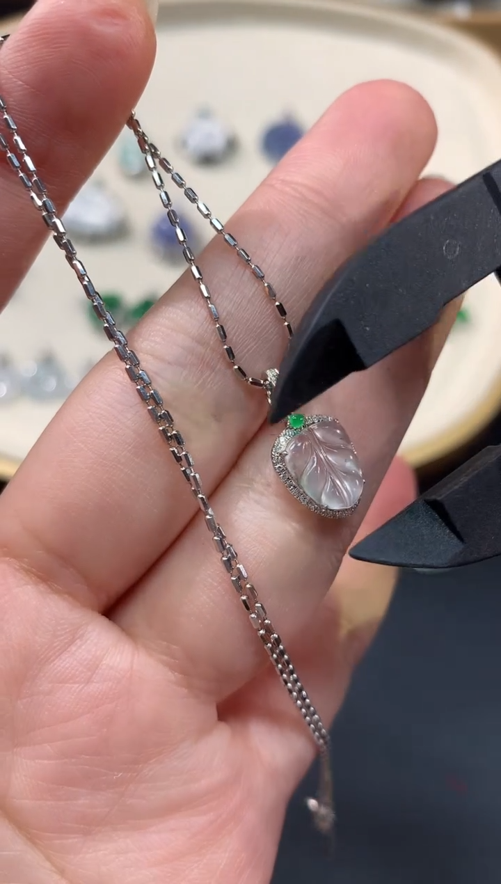 【闪购商品】翡翠吊坠(不含链)18K金镶嵌A320|1980