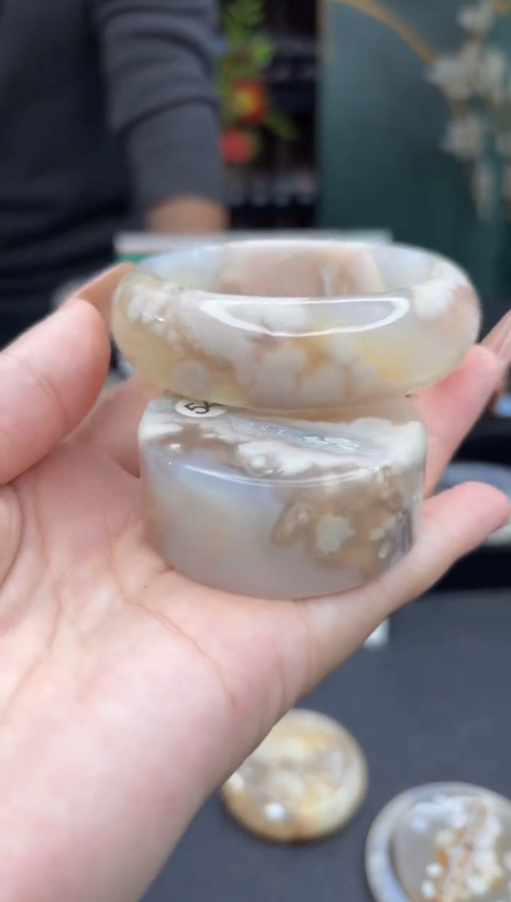 【闪购商品】石英质玉手镯未镶嵌612（54圈赠送镯心）