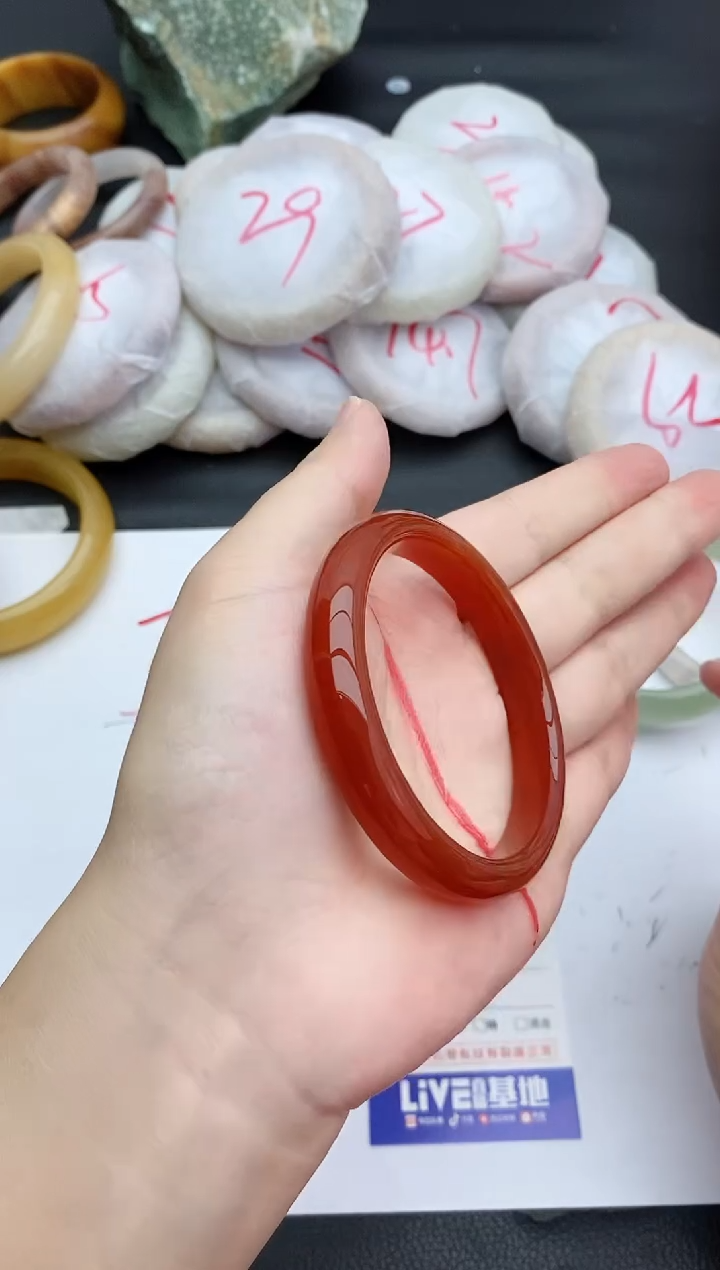 未镶嵌手镯石英质玉282+54.6