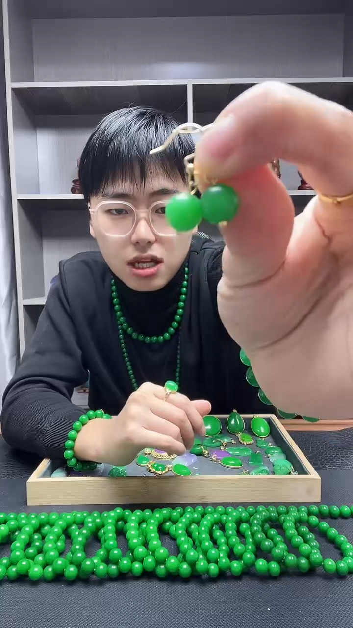 14K金镶嵌翡翠耳饰耳饰