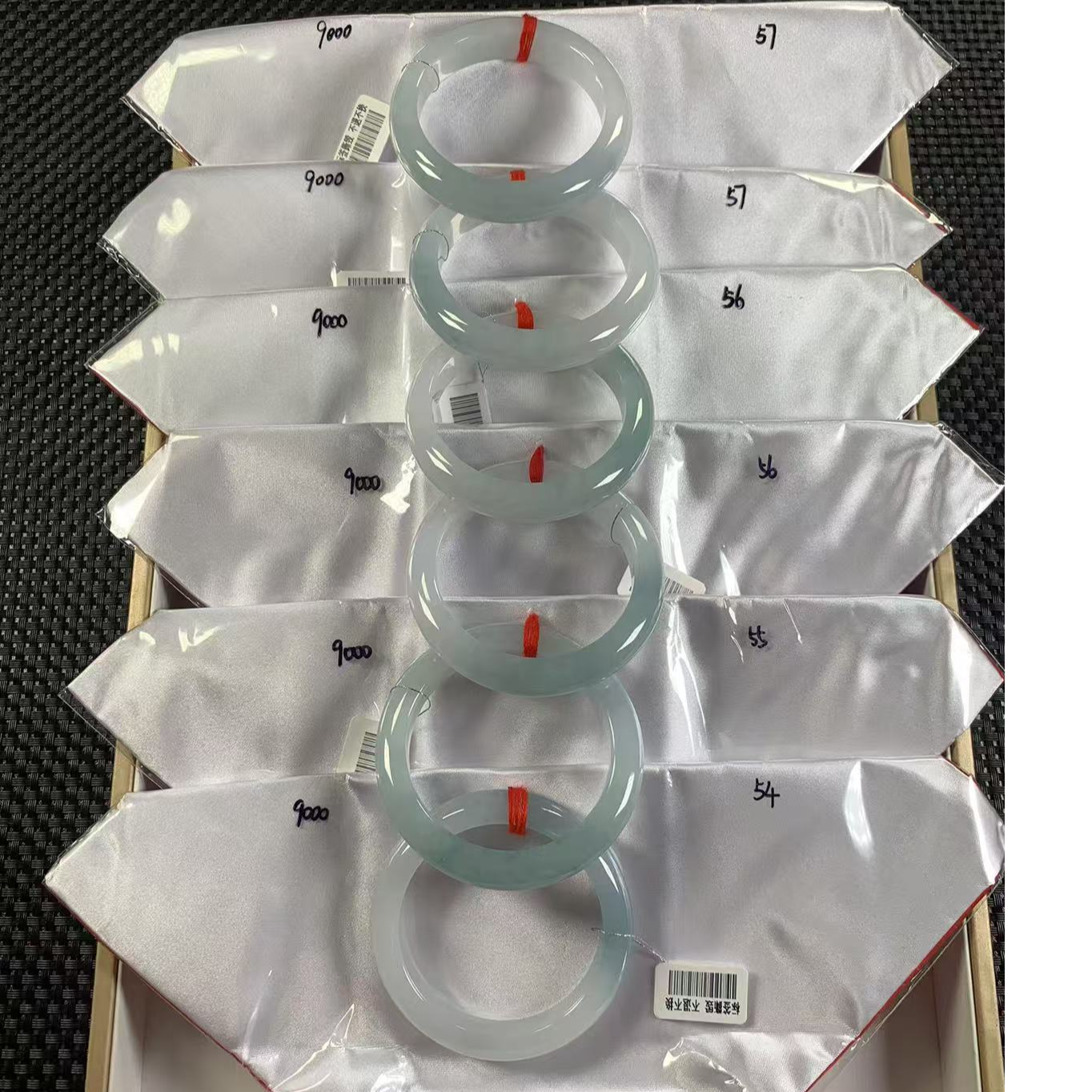 天然缅甸翡翠A货手镯多样性发货，发一件