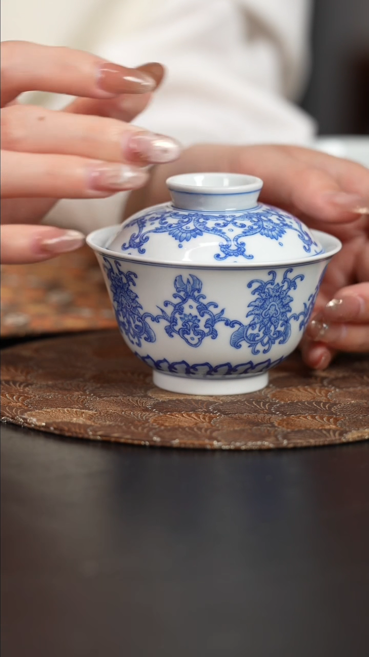 【闪购商品】杯看山柴窑青花忍冬