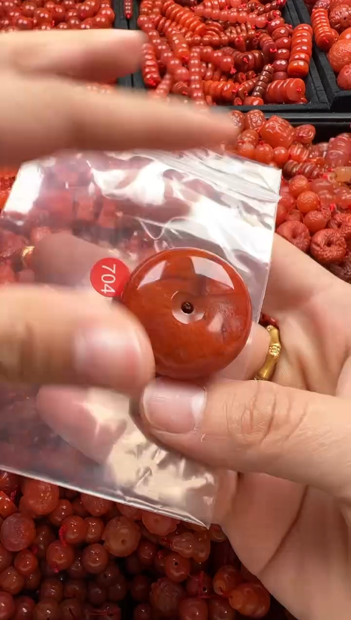 【闪购商品】南红玛瑙颈饰未镶嵌1
