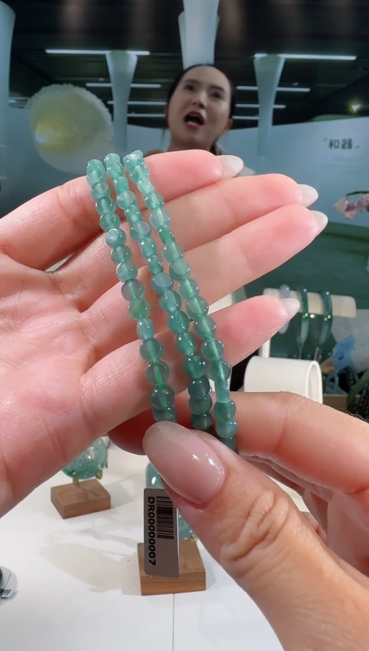 未镶嵌手串翡翠手串多样性发一