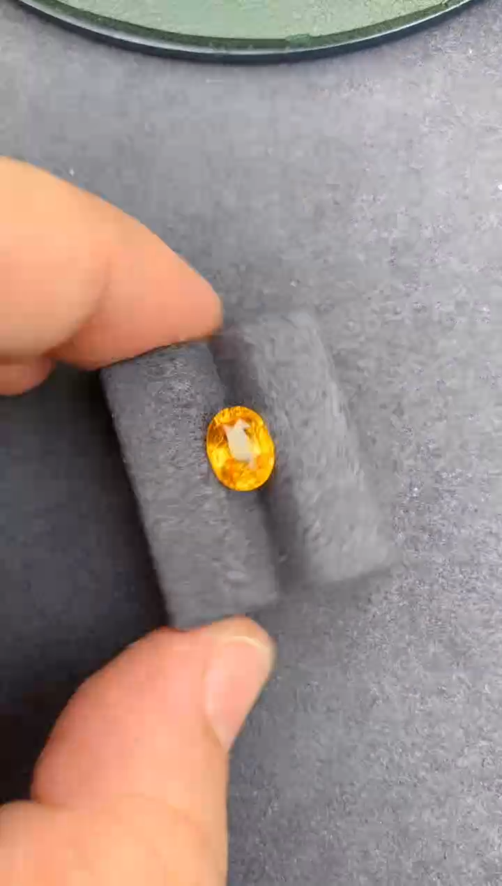【闪购商品】彩色蓝宝石裸石未镶嵌2.5ct黄蓝宝