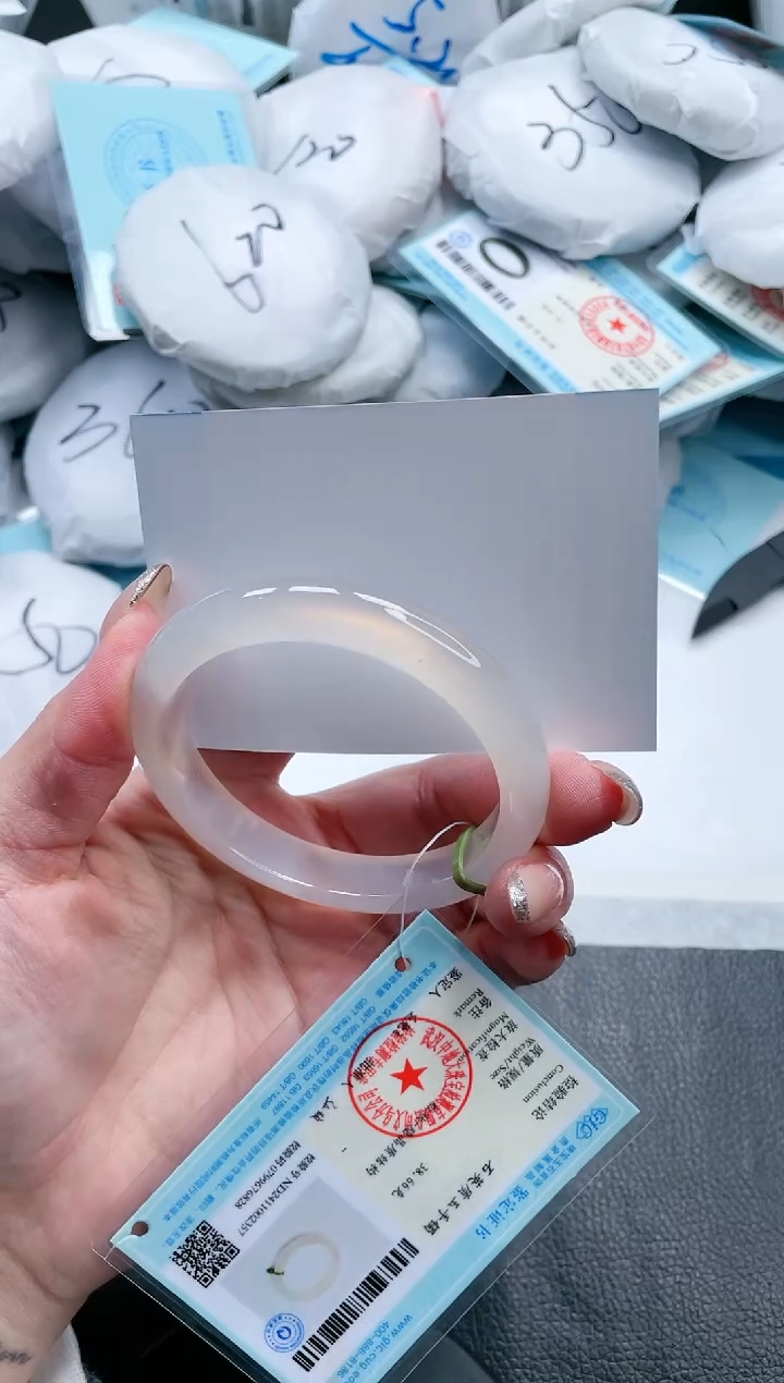 【闪购商品】石英质玉手镯未镶嵌17V312-58