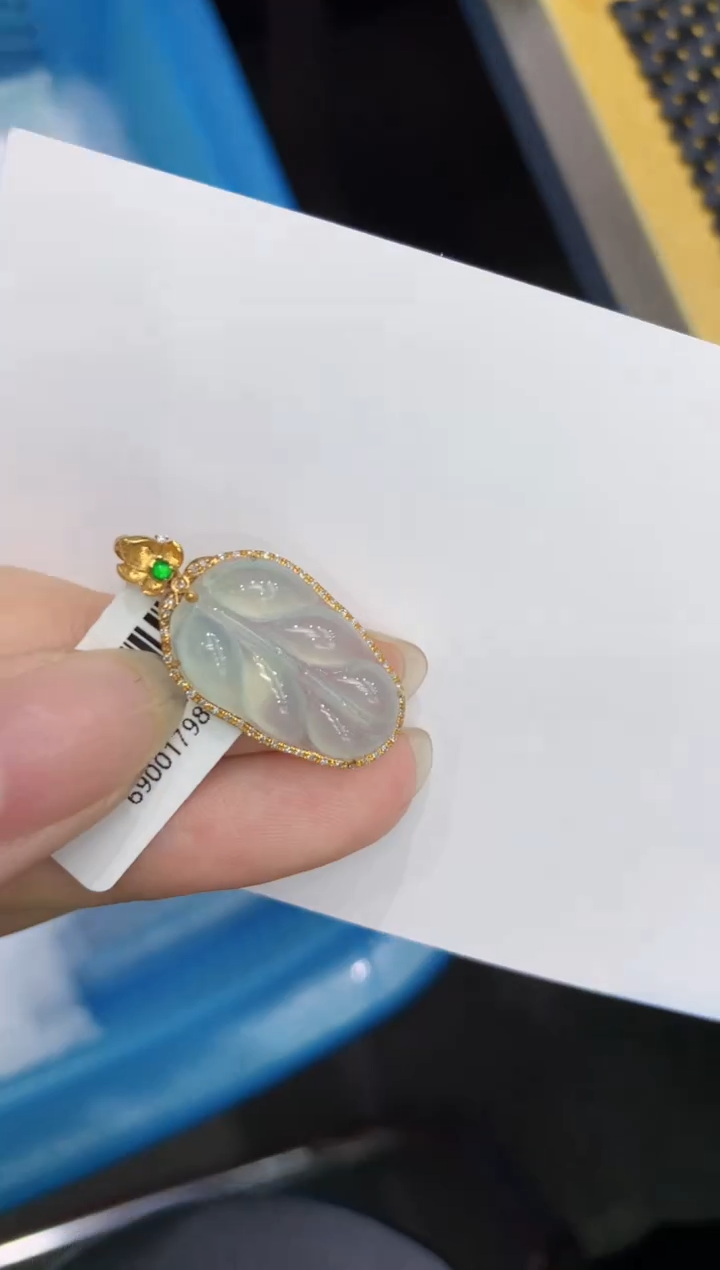 【闪购商品】翡翠颈饰18K金镶嵌8888888888