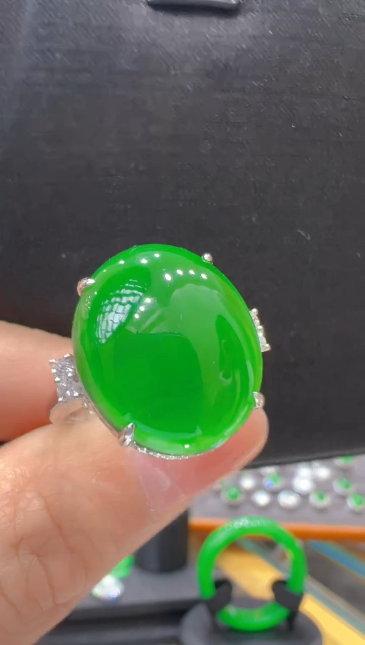 【闪购商品】翡翠戒指18K金镶嵌            