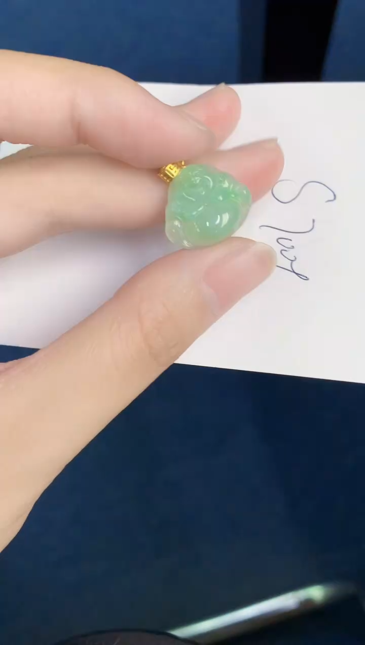 翡翠未镶嵌颈饰天然翡翠缅甸A货