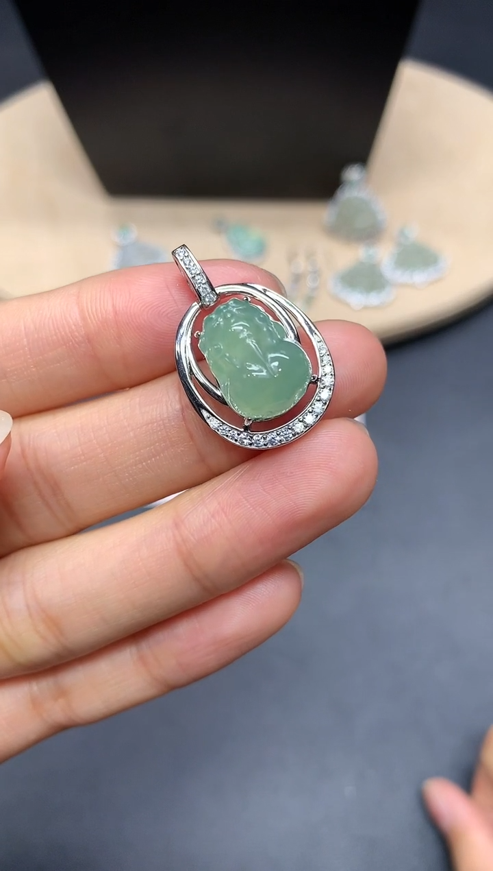 【闪购商品】翡翠吊坠(不含链)银S925镶嵌貔貅【多样性发其一】