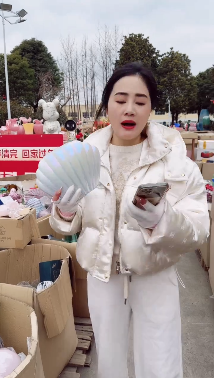 【闪购商品】玻璃安琪微瑕花瓶--A211Z