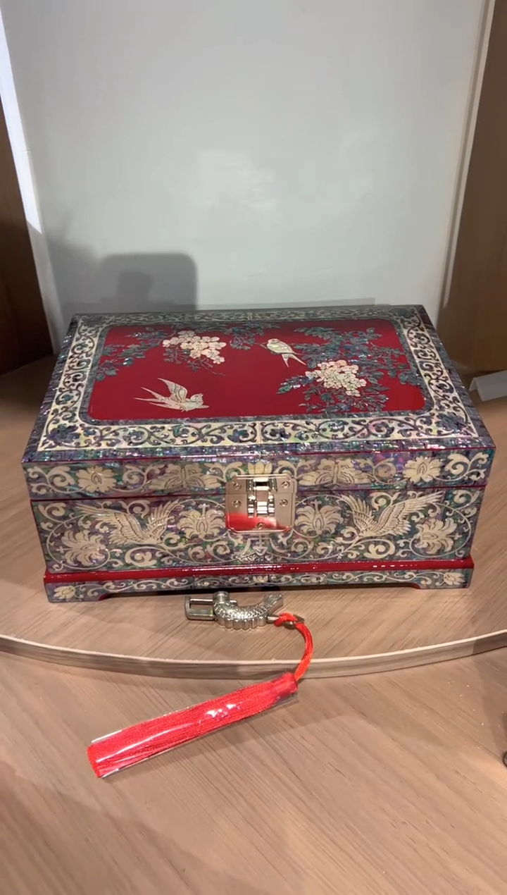 【闪购商品】鱼锁绒布底弘贝雅螺钿漆器文化馆