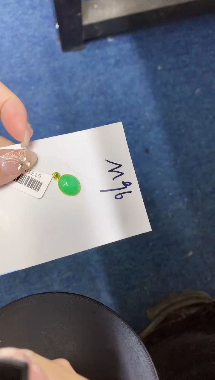 【闪购商品】翡翠颈饰18K金镶嵌0000000000