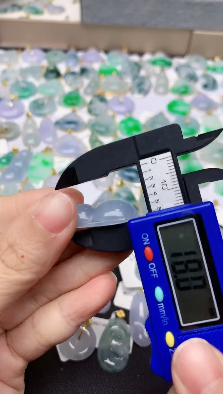 【闪购商品】翡翠颈饰18K金镶嵌天然翡翠A货    56