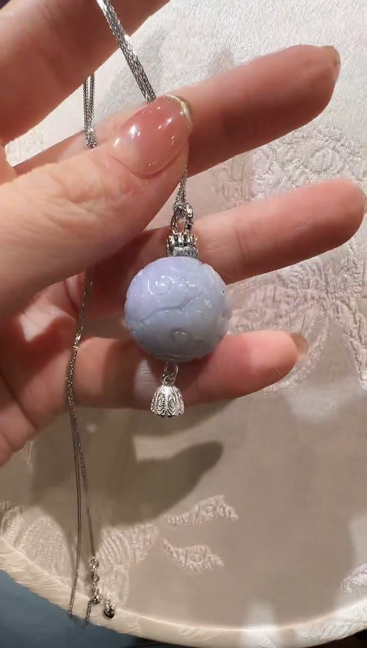 翡翠未镶嵌颈饰国风