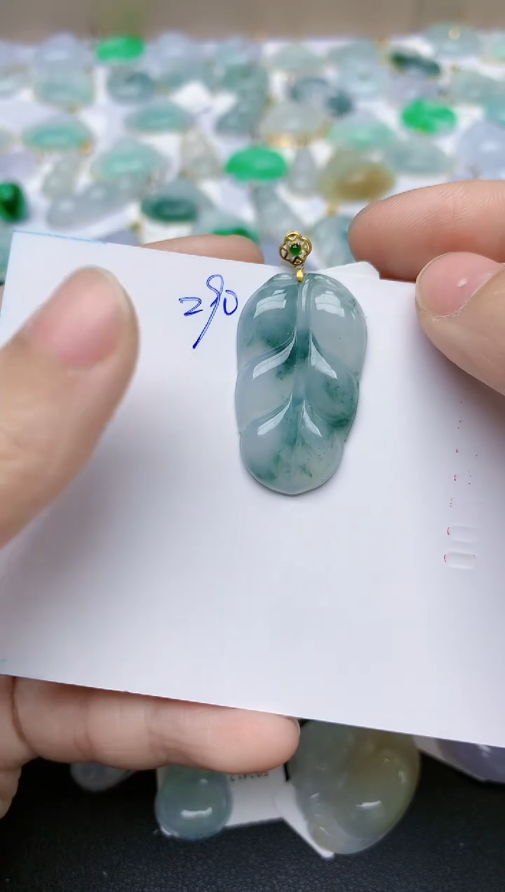 【闪购商品】翡翠颈饰18K金镶嵌天然翡翠A货    