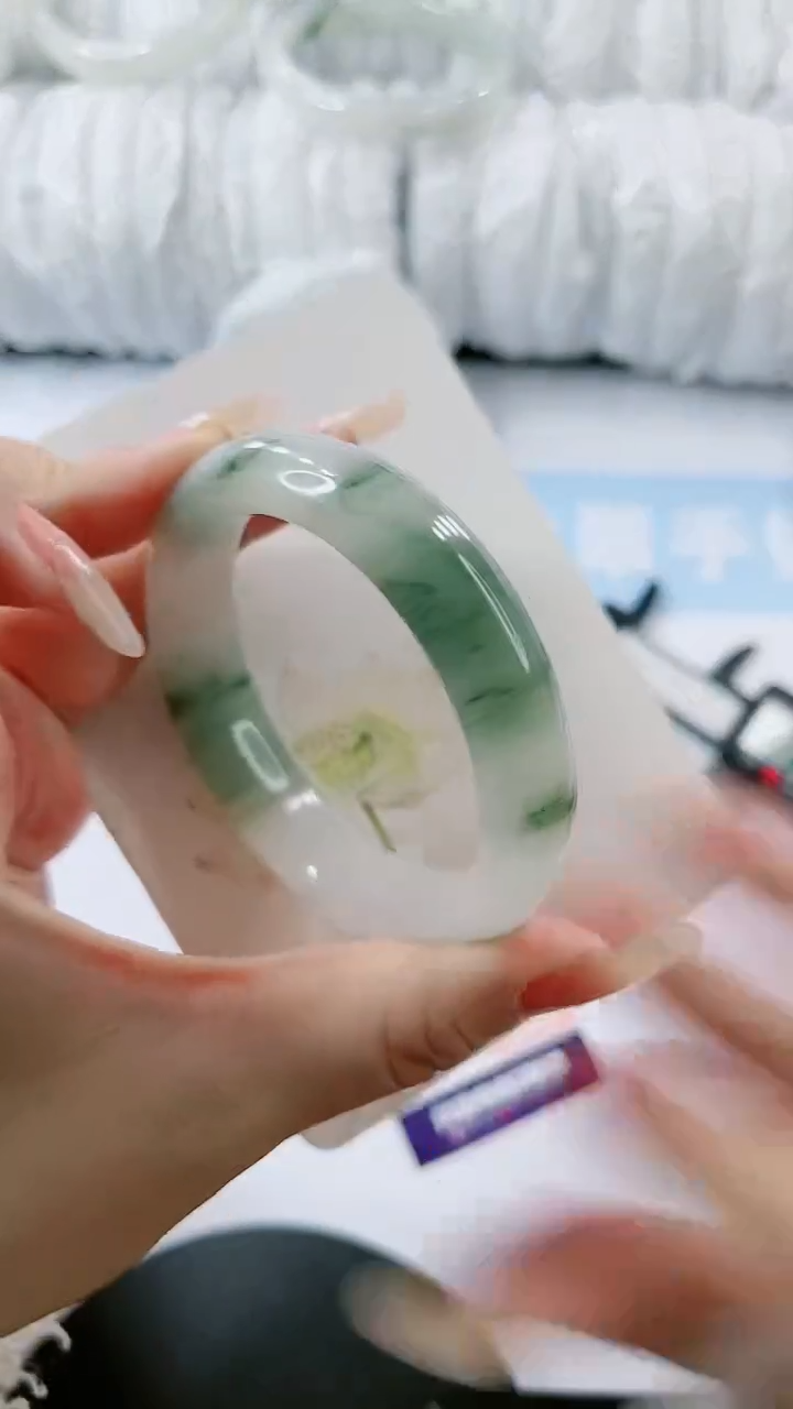 【闪购商品】石英质玉手镯未镶嵌多样性发货L718