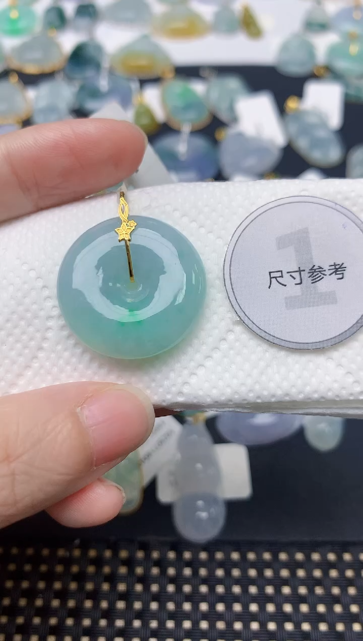 颈饰18K金镶嵌翡翠天然缅甸A货翡翠