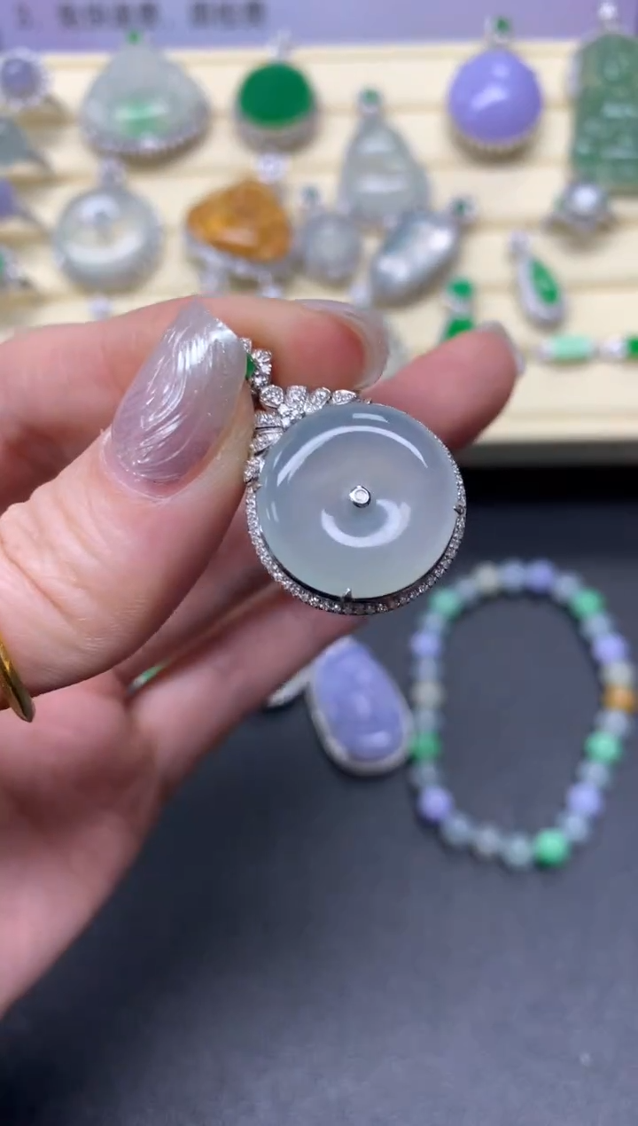 【闪购商品】翡翠吊坠(不含链)18K金镶嵌吊坠|2700+270