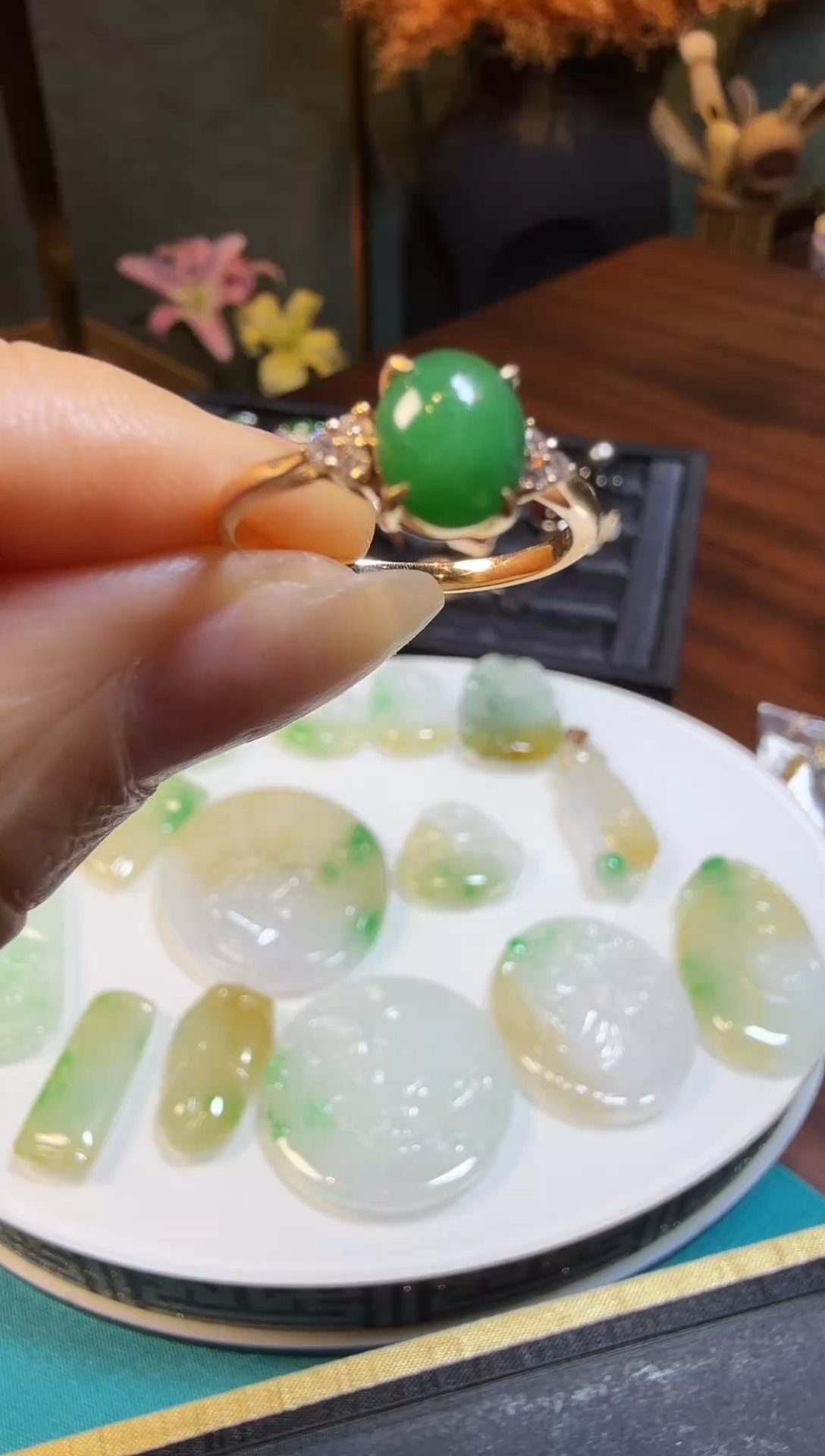 【闪购商品】翡翠戒指18K金镶嵌翡翠戒指