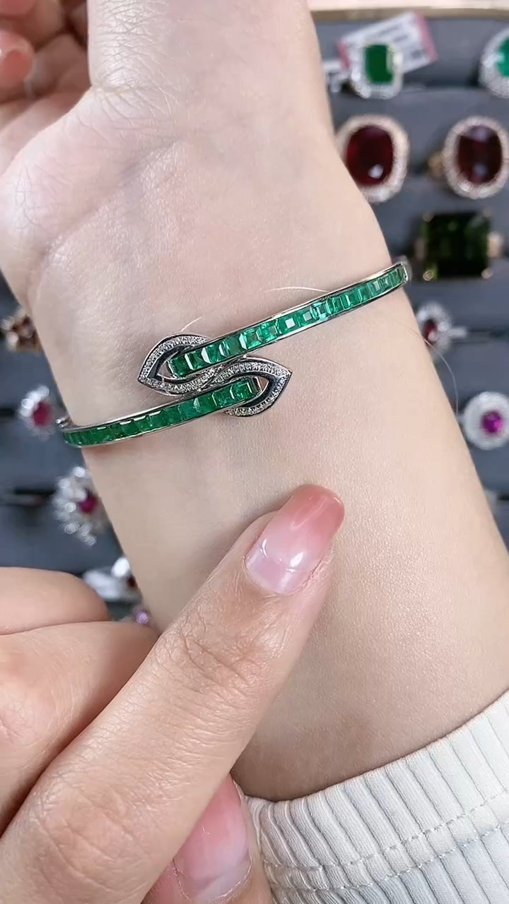 【闪购商品】祖母绿手镯18K金镶嵌18K金镶嵌祖母绿手镯