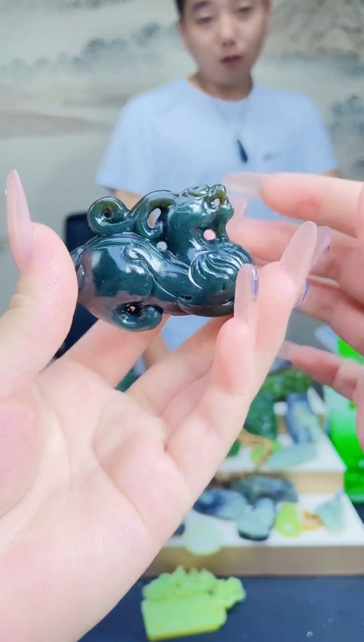 和田玉未镶嵌颈饰1