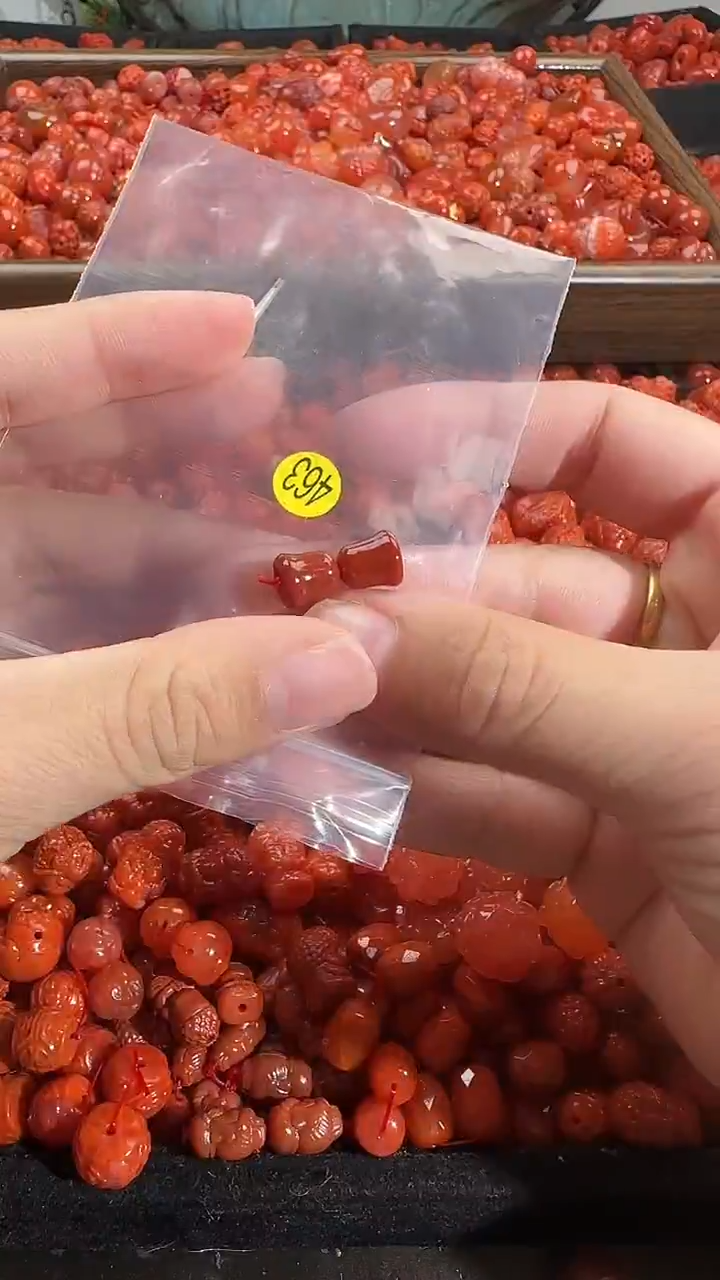 颈饰未镶嵌南红玛瑙1