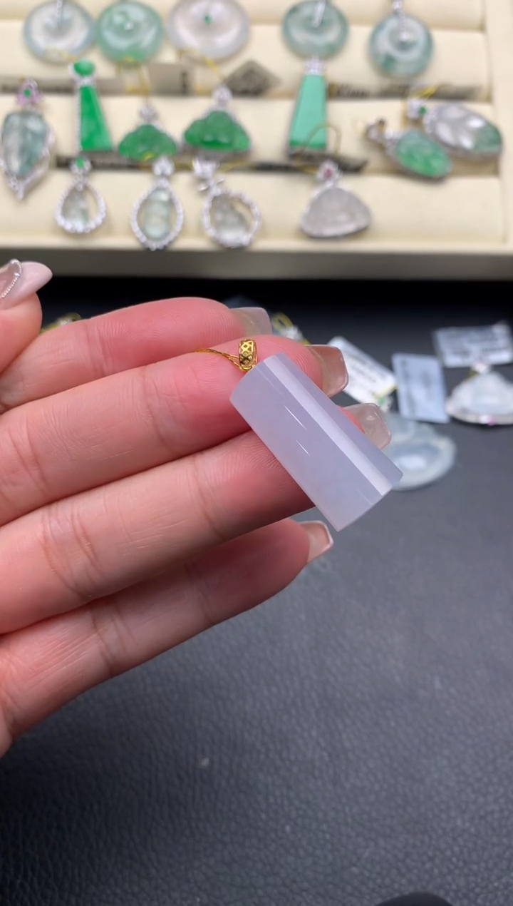 【闪购商品】翡翠颈饰18K金镶嵌D639....