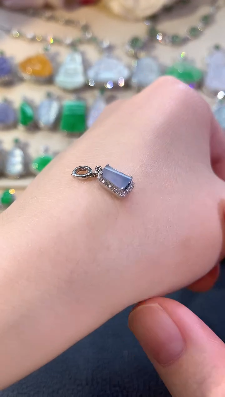 吊坠(不含链)18K金镶嵌翡翠冬日珠宝Q3