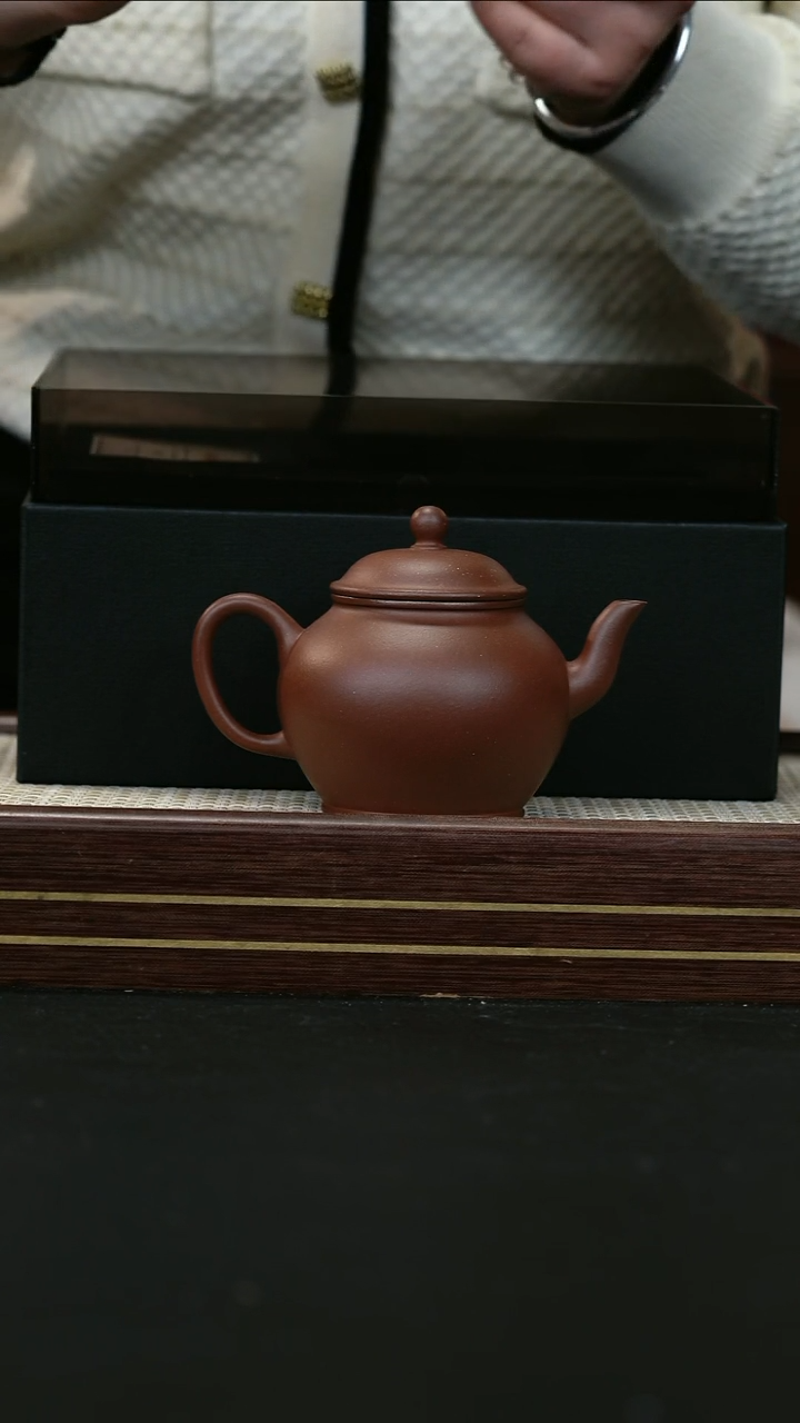 茶壶紫砂141号 黄龙源 特紫 宫灯