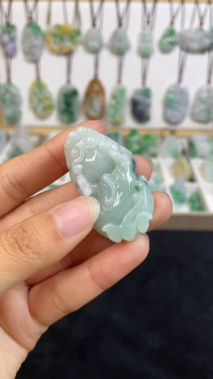 颈饰未镶嵌翡翠1