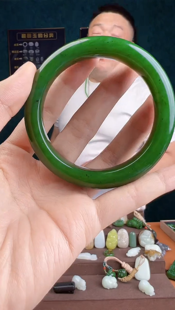 和田玉手镯未镶嵌多样性发货 拍一单发一个52-64