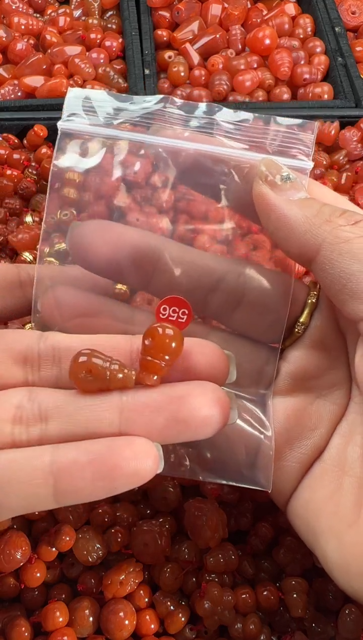 【闪购商品】南红玛瑙颈饰未镶嵌1