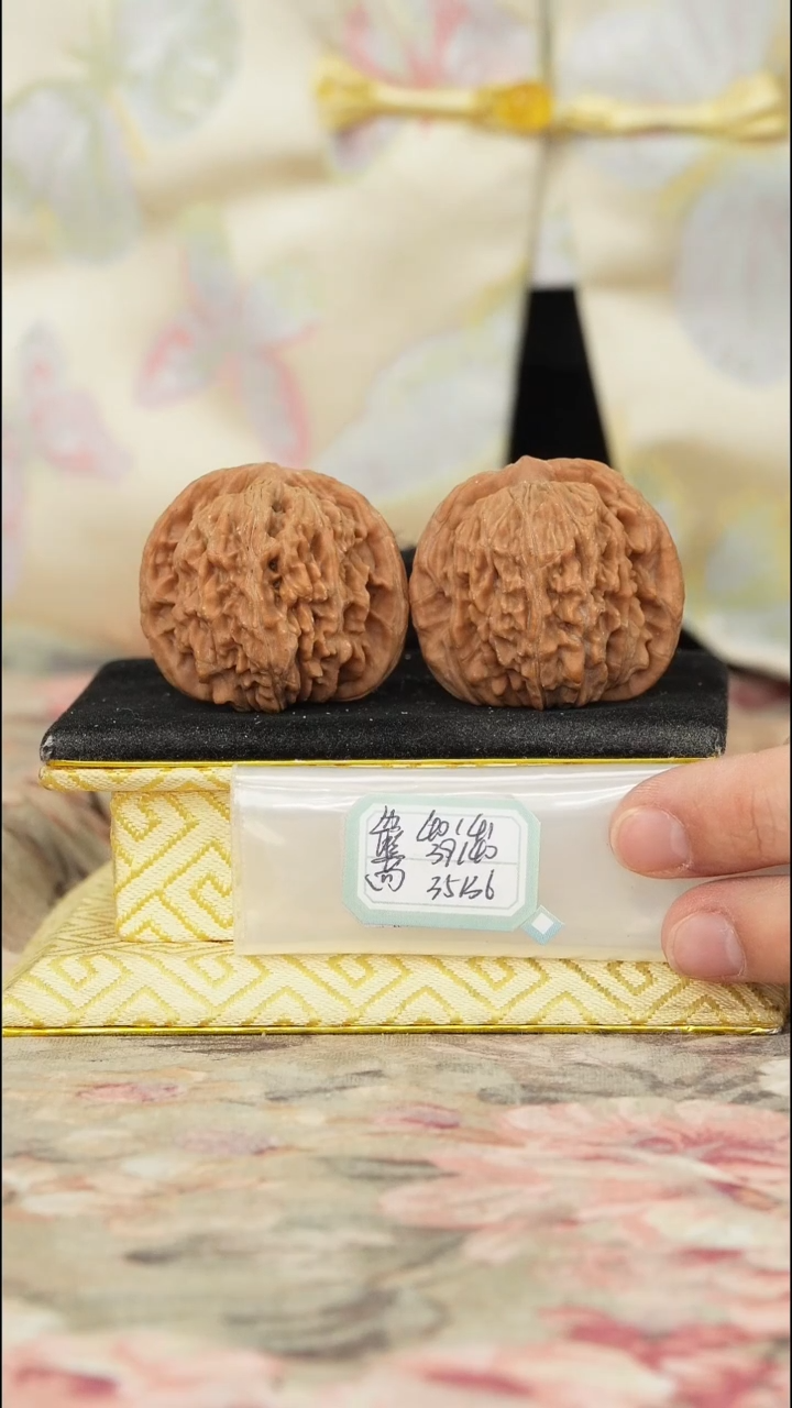 【闪购商品】文玩核桃把件平谷四座楼