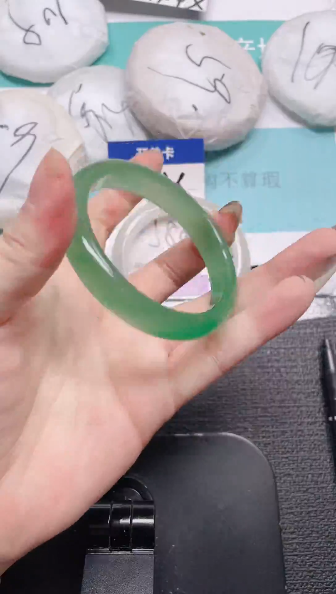 未镶嵌手镯石英质玉236-55