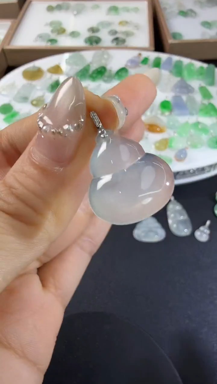 颈饰18K金镶嵌翡翠H1130-1501-351