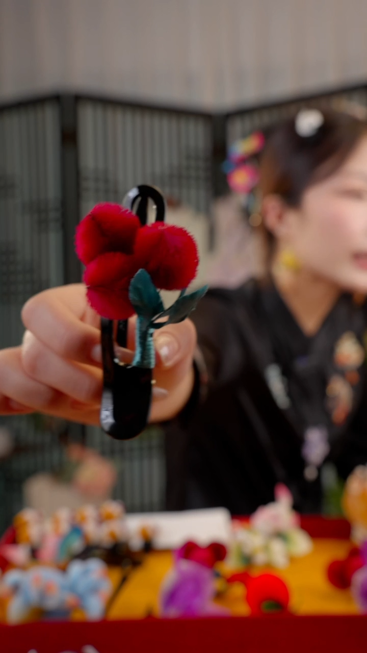 刺绣w****w苏绣非遗绒花饰品