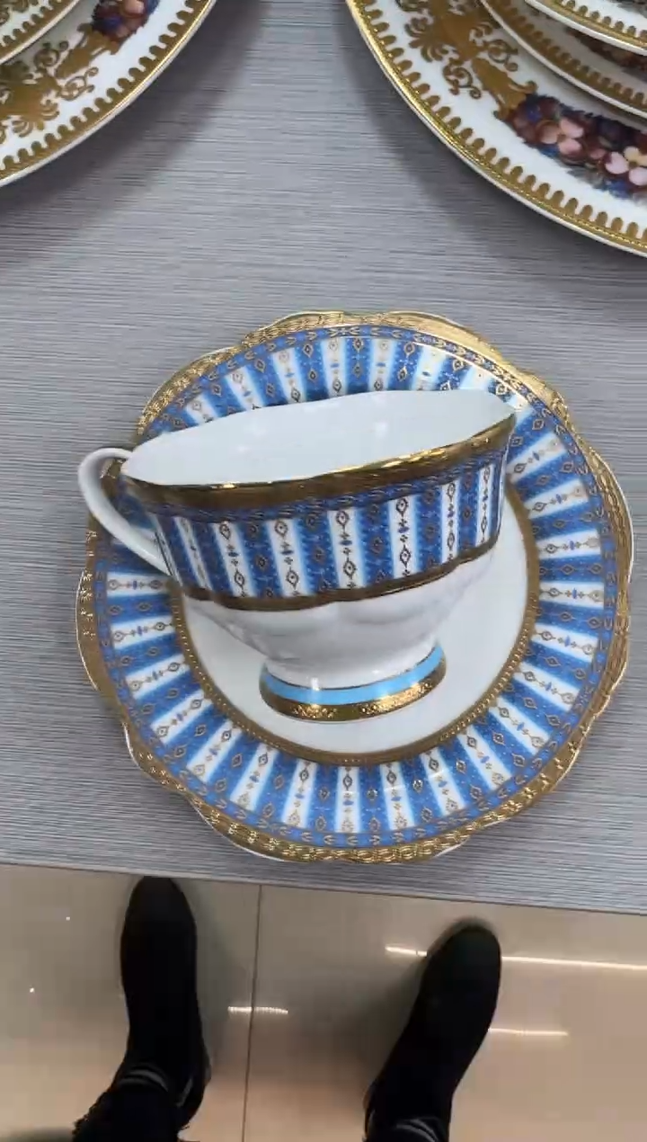 【闪购商品】瓷片200cc两杯两碟 瑕 福利价