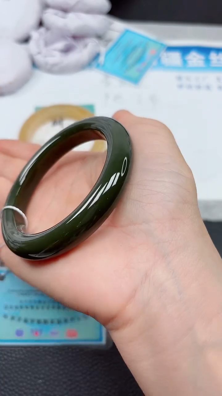 【闪购商品】和田玉手镯未镶嵌630