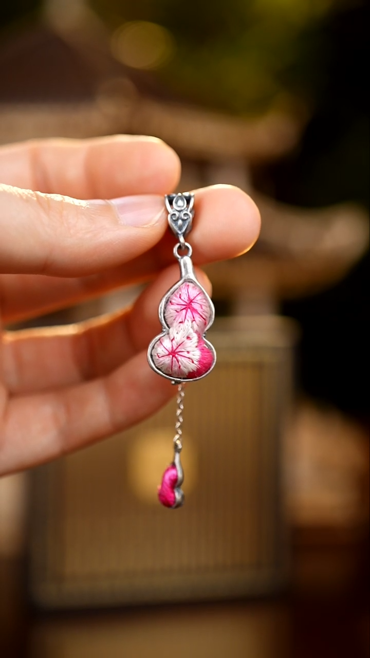 刺绣私人定制苗族手工A952