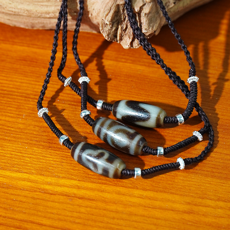 【1015】天然玛瑙牙黄多图腾藏风锁骨链（多样性发货，发其一）