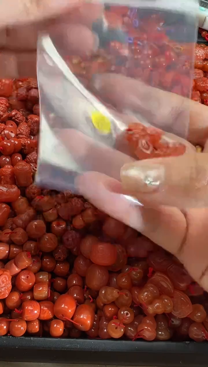 【闪购商品】南红玛瑙颈饰未镶嵌1