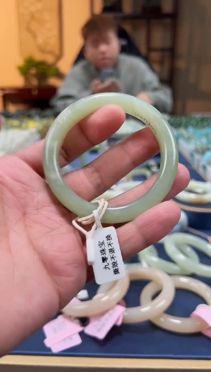 【闪购商品】和田玉手镯未镶嵌A0043-56圈口