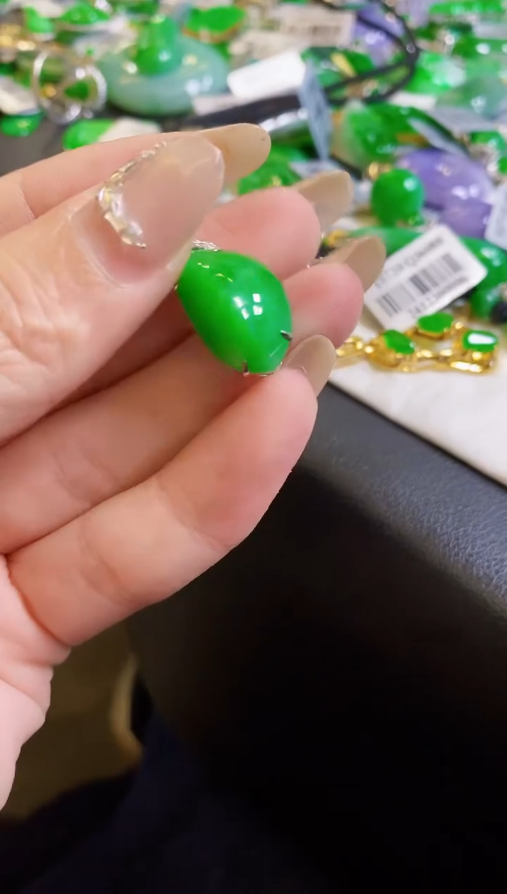 【闪购商品】定制翡翠18K金镶嵌吊坠