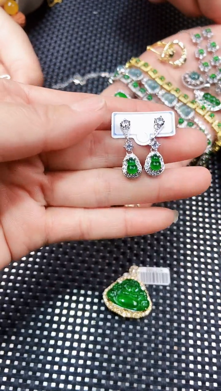 【闪购商品】翡翠耳饰未镶嵌11111111