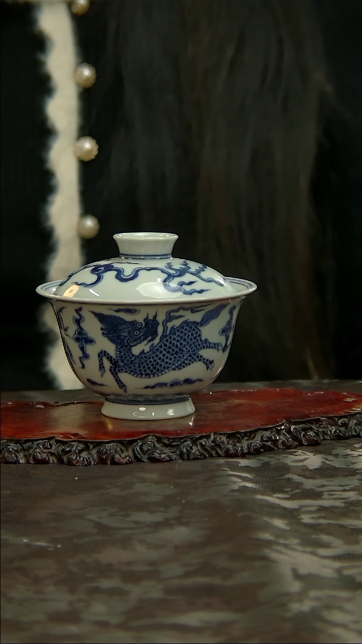 【闪购商品】青花手绘麒麟盖碗