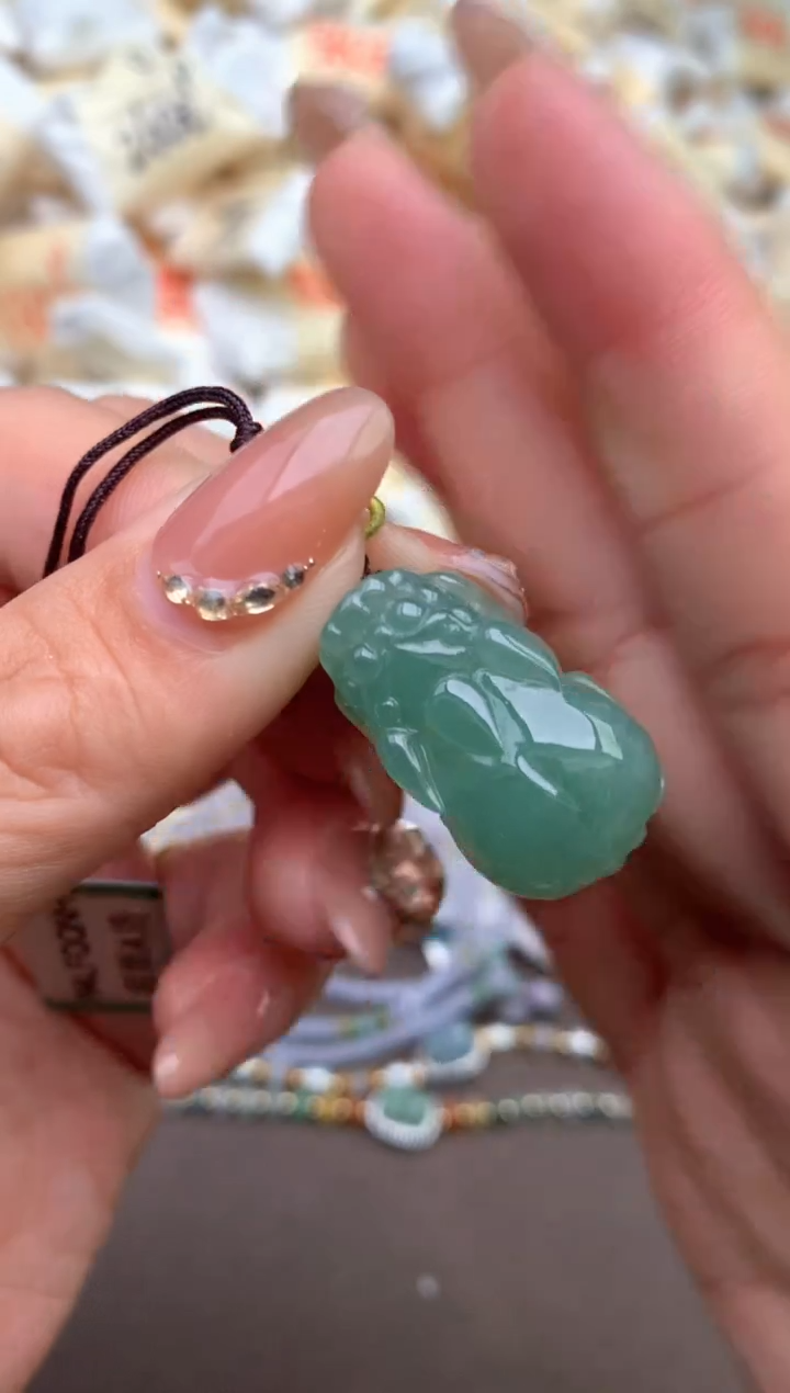 【闪购商品】翡翠颈饰未镶嵌—