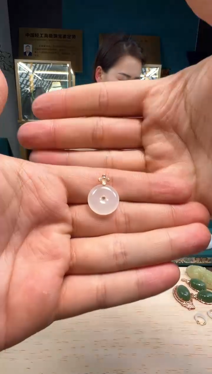 【闪购商品】和田玉吊坠18K金镶嵌吊坠多样性发货拍一发一