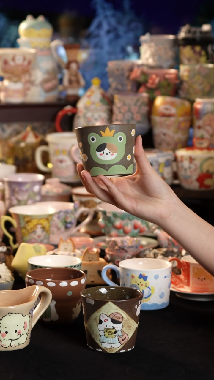 摆件陶景德镇釉下彩手绘设计师款陶瓷