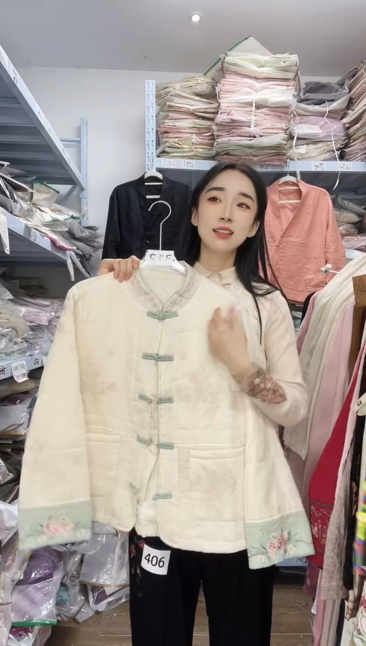 3369米色棉服炫织梦
